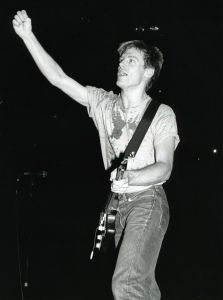 Bryan Adams June 1987 MSG.jpg